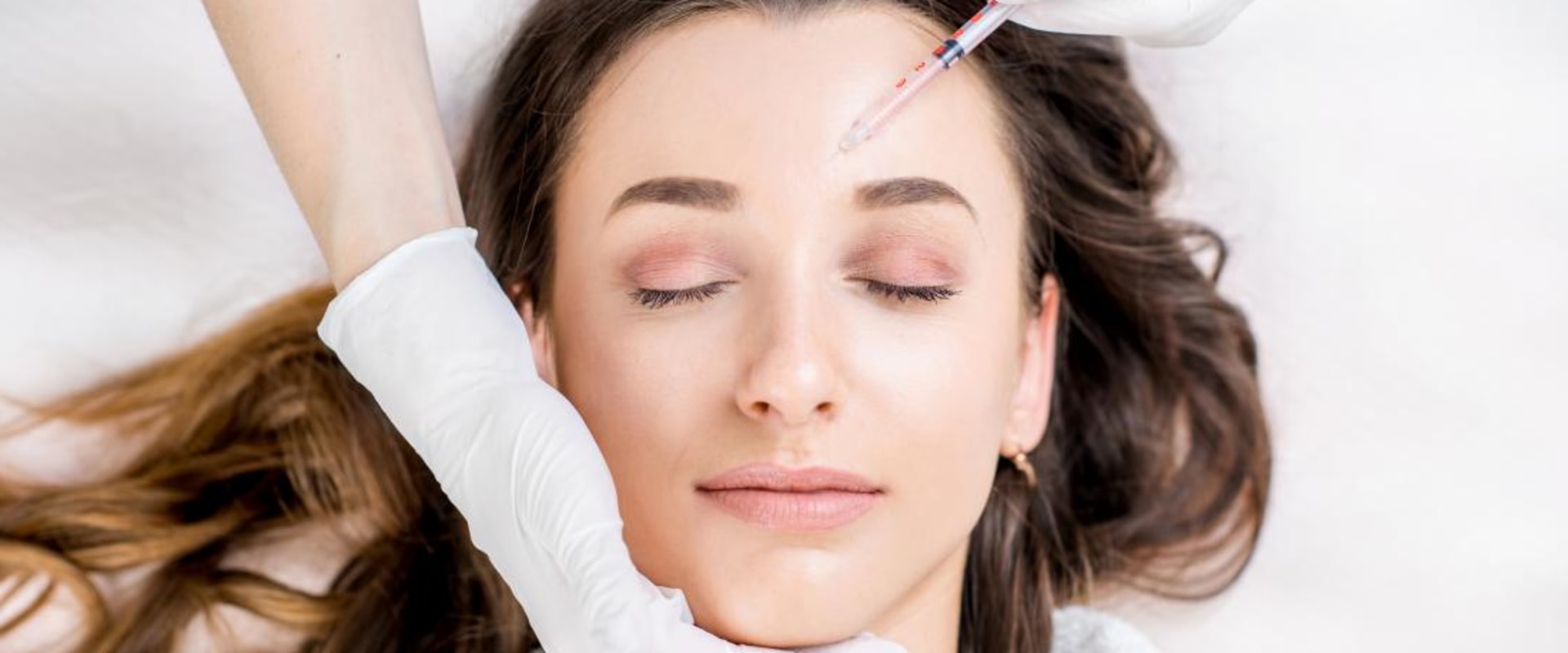 What's the Difference Between a Plastic Surgeon and a Cosmetic Surgeon?